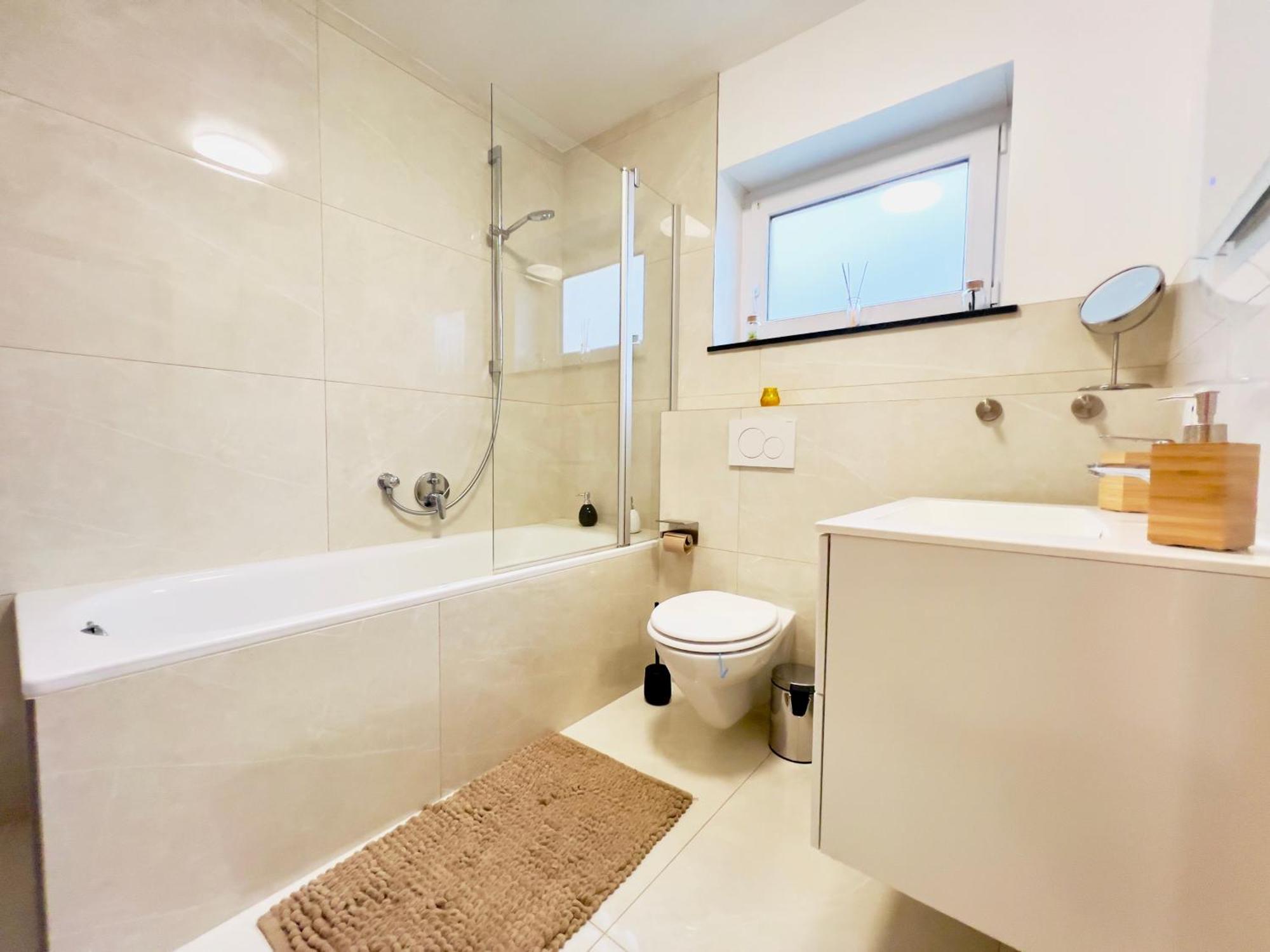 Modern Und Lichtdurchflutet - Ferienwohnung Mit Terrasse Fachbach ภายนอก รูปภาพ
